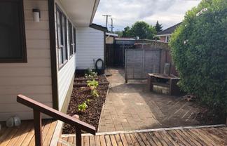 2/21 Northall Road, New Lynn