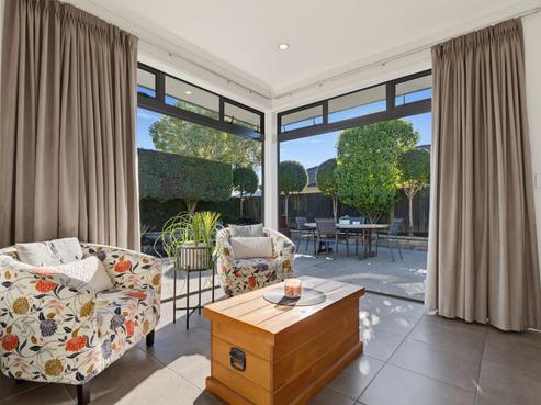 15 Stonebridge Park Drive, Holdens Bay
