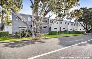 4/16 Ronald Street, Strandon
