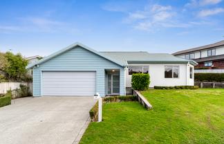 40 Te Puia Drive, Aotea