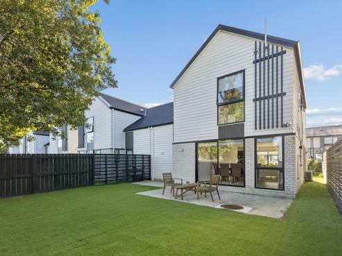 27 Paapaakiri Loop, Takanini