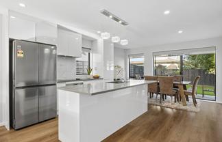 27 Paapaakiri Loop, Takanini