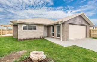 96 Mazengarb Rd, Paraparaumu Beach