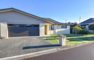 8 Ashmore Park Road, Carterton