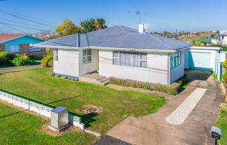 70 Dinsdale Road, Dinsdale