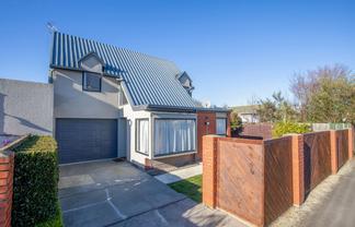 2/10 Nortons Road, Avonhead