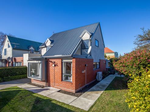 2/10 Nortons Road, Avonhead