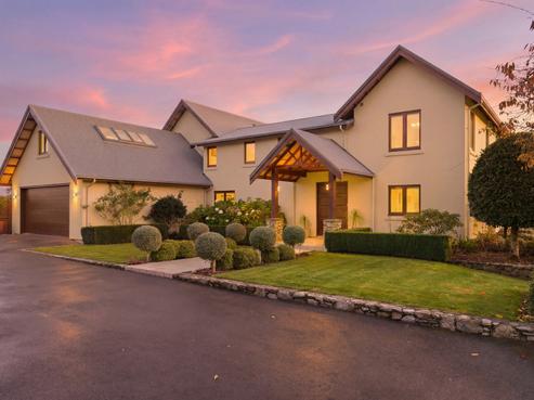 25 Clover Road West, Hope