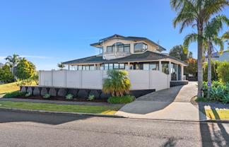 9 Pebble Beach Boulevard, Kamo