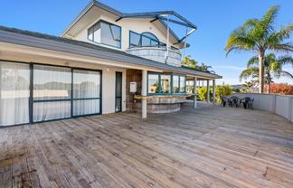 9 Pebble Beach Boulevard, Kamo
