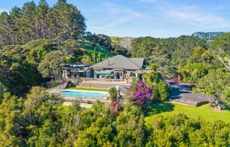 193 Valley Road, Muriwai