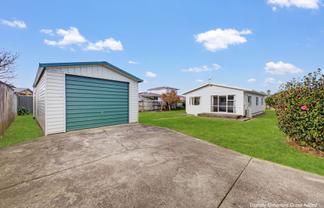 27A Tiverton Crescent, Whalers Gate