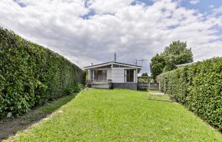 21 Chorley Ave, Massey