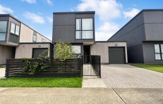 8 Te Aparangi Road, Papakura