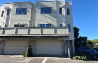 1/21 Hunters Park Drive, Three Kings