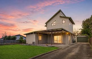 1A Cobham Crescent, Waipukurau and Surrounds