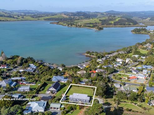 33 Colonel Mould Drive, Mangonui