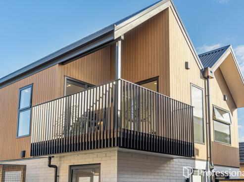 2/123 Knights Road, Central Hutt
