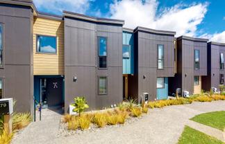 81 Woodridge Drive, Woodridge