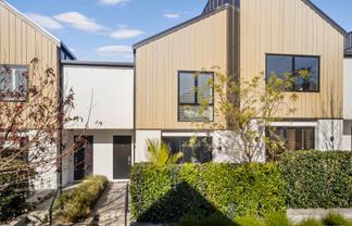 8 Jack Seabrook Road, Hobsonville