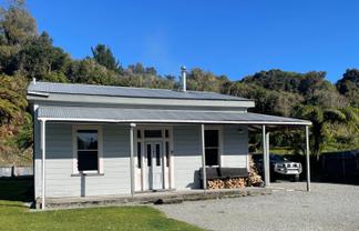 3 Simpson Street, Ross