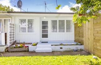 2/4 Granville Street, Silverstream