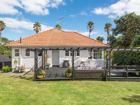 18 Cautley Street, Stanley Point