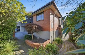 15 Lowry Avenue, Redwood