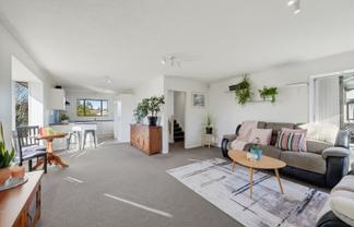 15 Lowry Avenue, Redwood