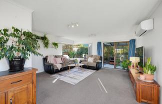 15 Lowry Avenue, Redwood