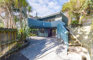 6 Menin Road, Raumati South