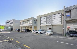 RARE CENTRAL NEWMARKET OFFICE / WAREHOUSE

