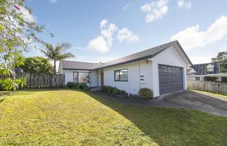 4 Wyatt Place, Glendene