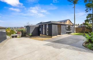 65 Royal Road, Massey