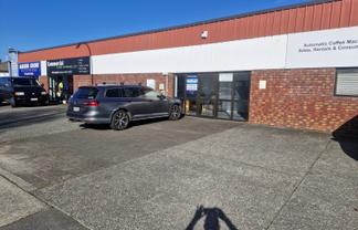 High profile showroom warehouse