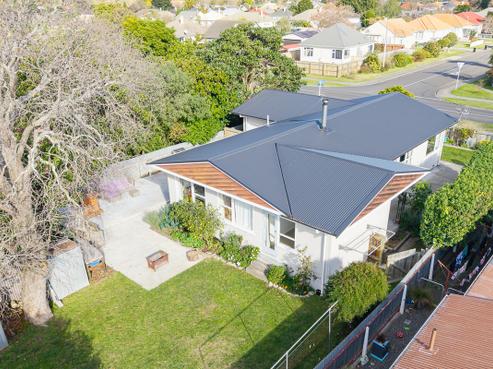 1005 Duke Street, Mahora