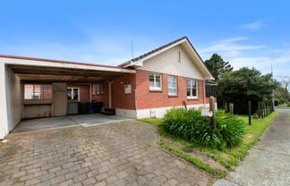 11 Kowhai Street , Glenholme