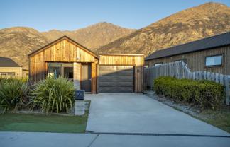 22 Huxley Place, Lake Hayes Estate