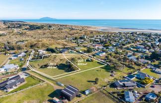 13 Strathnaver Drive, Waikawa Beach