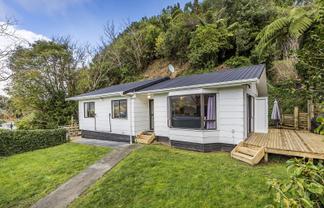 9 Westwood Road, Tawa