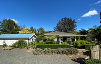 122 Maru Road, Pukeatua