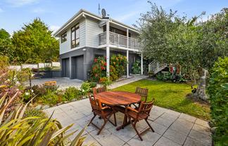 4 Forsythe Place, Massey