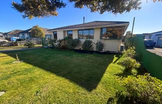73 Winters Road, Redwood