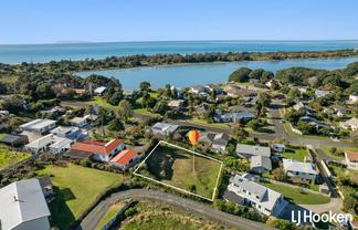 1 Denby Close, Athenree