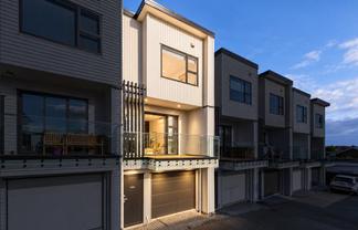 12/1B Egremont Street, Belmont