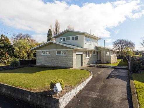 35 Lewis Street, Glenview