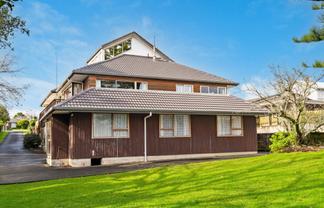 4196 Great North Road, Glendene