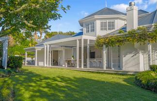 1 Almond Grove, Greenhithe