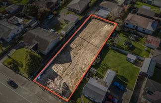 369 Botanical Road, West End
