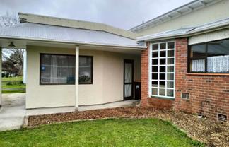 24 Savage Crescent, West End
